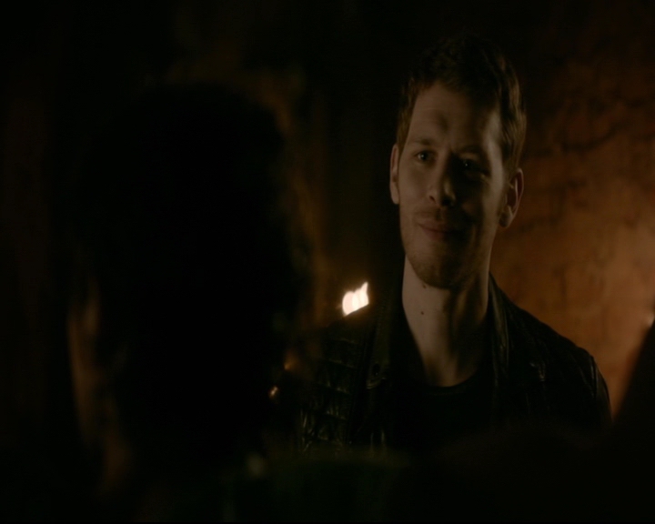 vampirediariesworld-dot-nl_TheOriginals5x10ThereInTheDisappearingLight00310.jpg