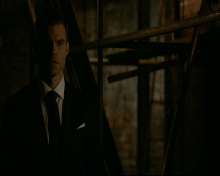 vampirediariesworld-dot-nl_TheOriginals5x10ThereInTheDisappearingLight00494.jpg