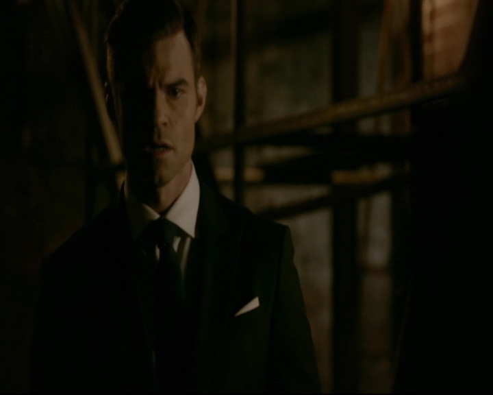 vampirediariesworld-dot-nl_TheOriginals5x10ThereInTheDisappearingLight00496.jpg