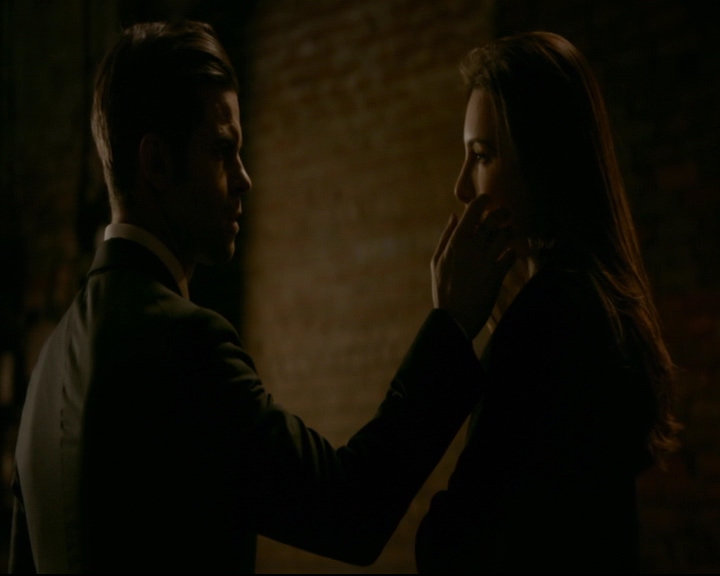 vampirediariesworld-dot-nl_TheOriginals5x10ThereInTheDisappearingLight00517.jpg