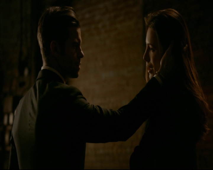 vampirediariesworld-dot-nl_TheOriginals5x10ThereInTheDisappearingLight00519.jpg