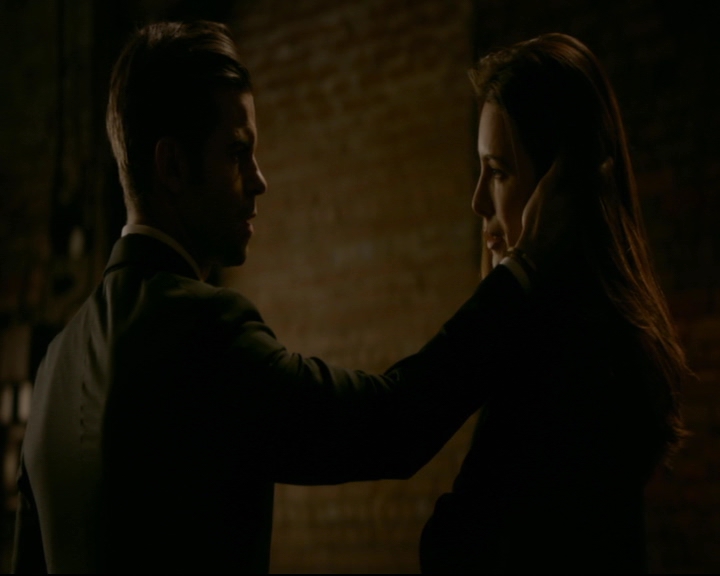 vampirediariesworld-dot-nl_TheOriginals5x10ThereInTheDisappearingLight00520.jpg