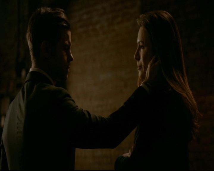 vampirediariesworld-dot-nl_TheOriginals5x10ThereInTheDisappearingLight00525.jpg