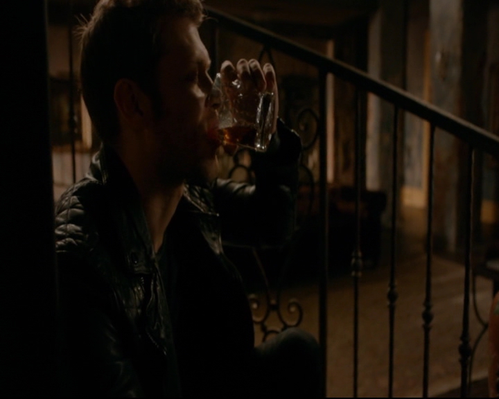 vampirediariesworld-dot-nl_TheOriginals5x10ThereInTheDisappearingLight00870.jpg