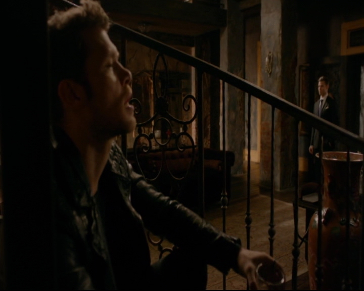 vampirediariesworld-dot-nl_TheOriginals5x10ThereInTheDisappearingLight00872.jpg