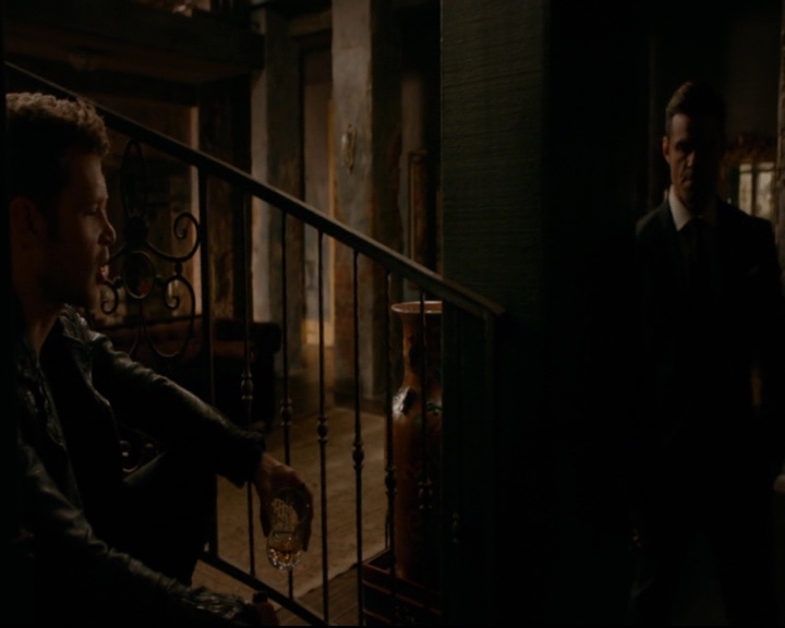 vampirediariesworld-dot-nl_TheOriginals5x10ThereInTheDisappearingLight00880.jpg