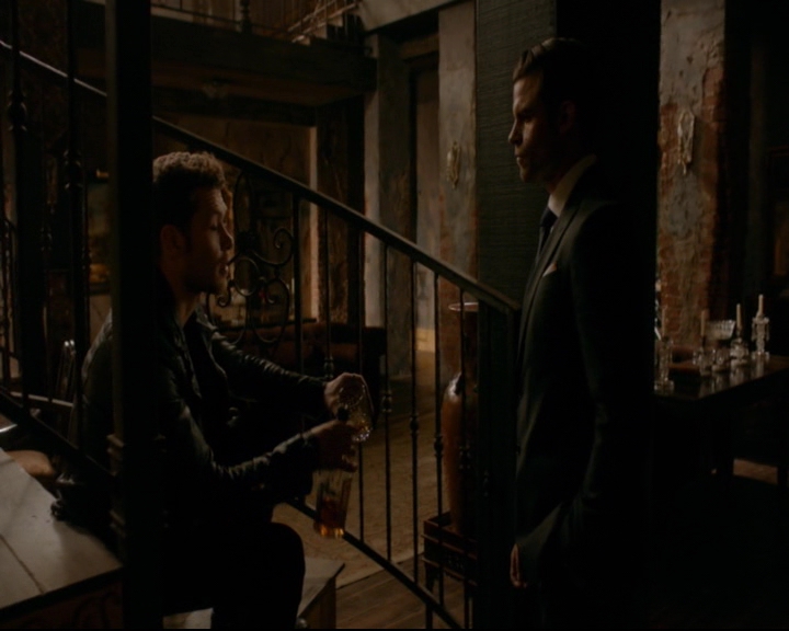 vampirediariesworld-dot-nl_TheOriginals5x10ThereInTheDisappearingLight00885.jpg