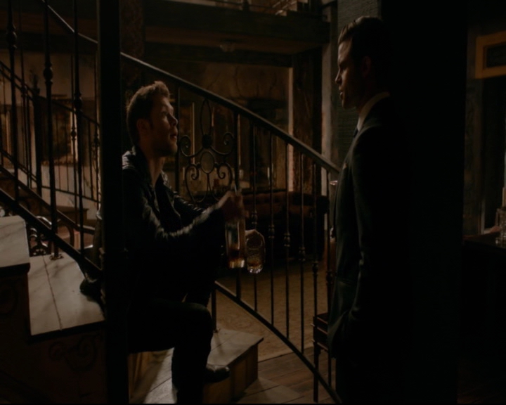 vampirediariesworld-dot-nl_TheOriginals5x10ThereInTheDisappearingLight00891.jpg