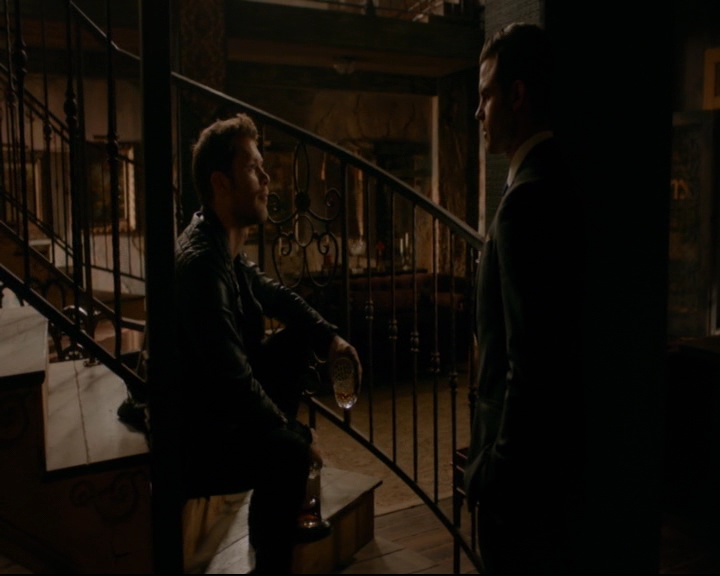 vampirediariesworld-dot-nl_TheOriginals5x10ThereInTheDisappearingLight00892.jpg