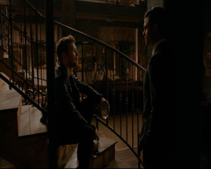 vampirediariesworld-dot-nl_TheOriginals5x10ThereInTheDisappearingLight00893.jpg