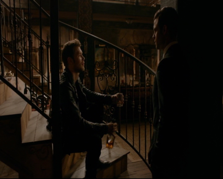 vampirediariesworld-dot-nl_TheOriginals5x10ThereInTheDisappearingLight00895.jpg