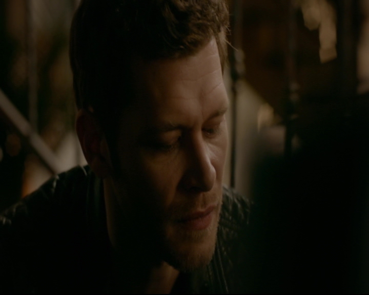 vampirediariesworld-dot-nl_TheOriginals5x10ThereInTheDisappearingLight00897.jpg