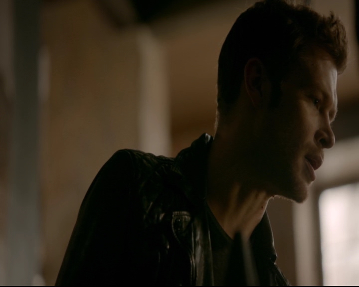 vampirediariesworld-dot-nl_TheOriginals5x10ThereInTheDisappearingLight00934.jpg