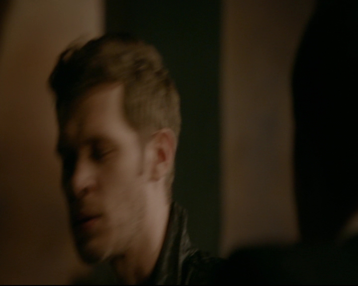 vampirediariesworld-dot-nl_TheOriginals5x10ThereInTheDisappearingLight00945.jpg