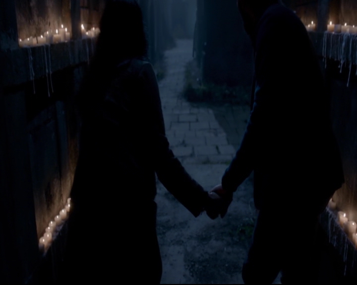 vampirediariesworld-dot-nl_TheOriginals5x10ThereInTheDisappearingLight01000.jpg