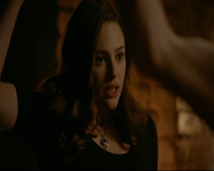 vampirediariesworld-dot-nl_TheOriginals5x10ThereInTheDisappearingLight01116.jpg