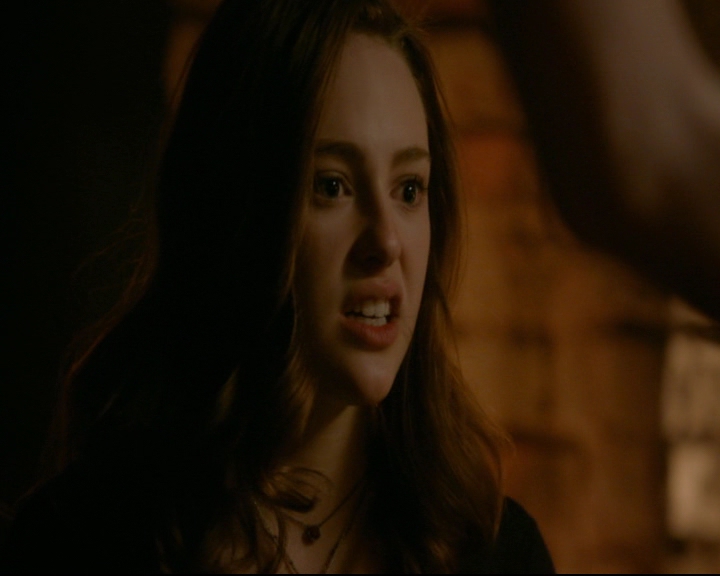 vampirediariesworld-dot-nl_TheOriginals5x10ThereInTheDisappearingLight01123.jpg