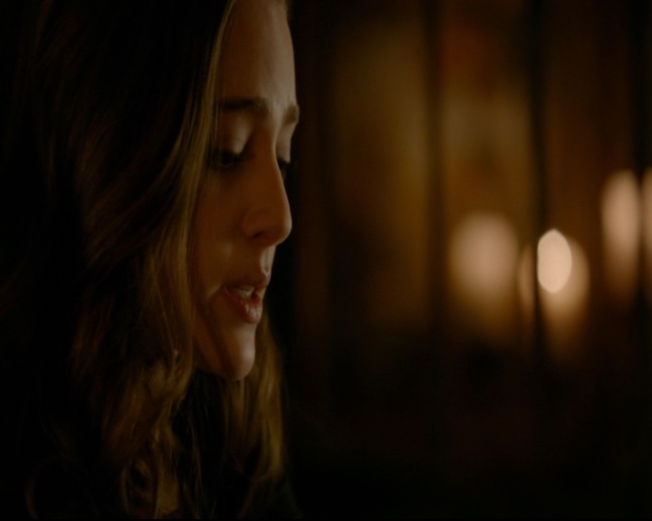 vampirediariesworld-dot-nl_TheOriginals5x10ThereInTheDisappearingLight01156.jpg