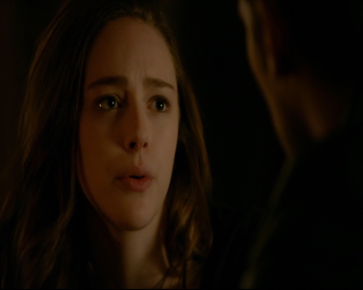 vampirediariesworld-dot-nl_TheOriginals5x10ThereInTheDisappearingLight01167.jpg
