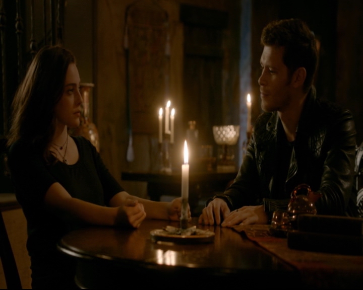 vampirediariesworld-dot-nl_TheOriginals5x10ThereInTheDisappearingLight01172.jpg