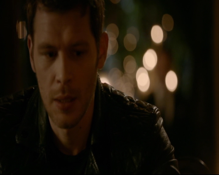 vampirediariesworld-dot-nl_TheOriginals5x10ThereInTheDisappearingLight01193.jpg