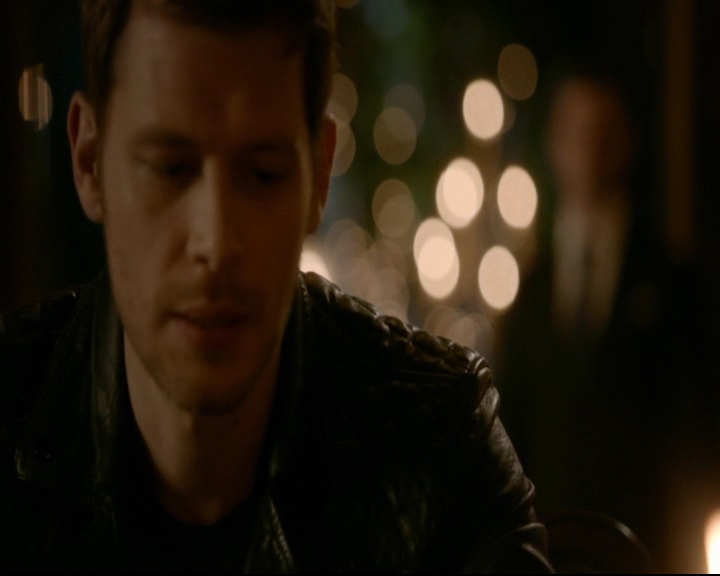 vampirediariesworld-dot-nl_TheOriginals5x10ThereInTheDisappearingLight01197.jpg