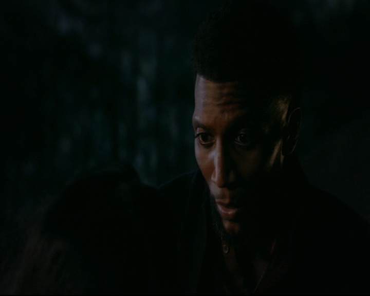 vampirediariesworld-dot-nl_TheOriginals5x10ThereInTheDisappearingLight01273.jpg