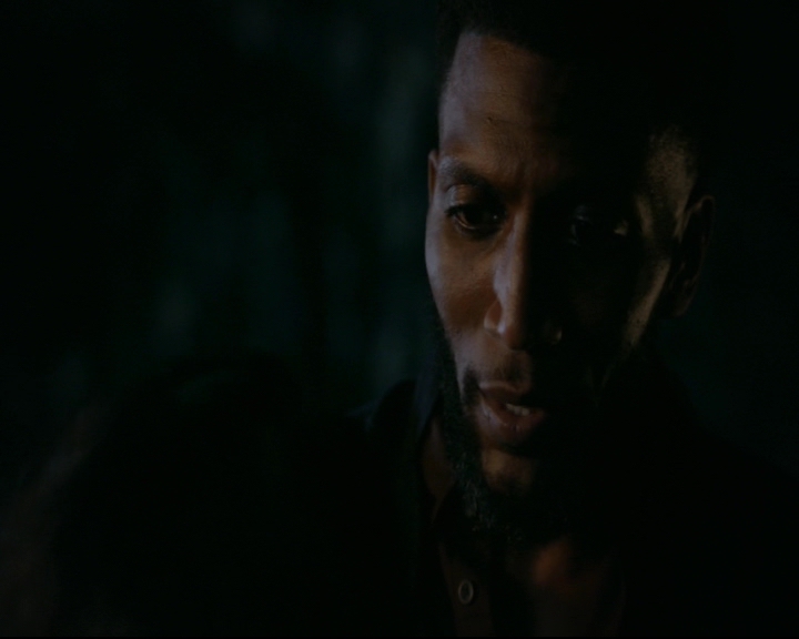 vampirediariesworld-dot-nl_TheOriginals5x10ThereInTheDisappearingLight01275.jpg