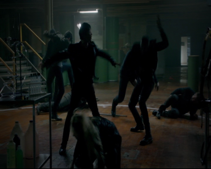 vampirediariesworld-dot-nl_TheOriginals5x10ThereInTheDisappearingLight01378.jpg
