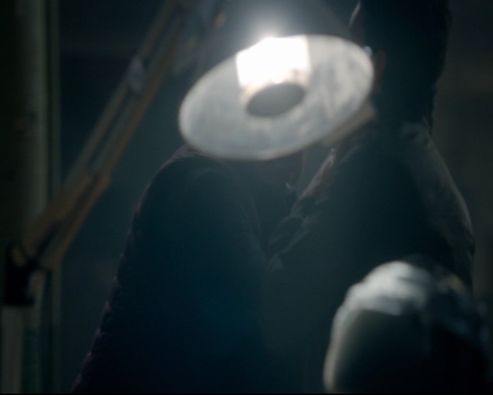 vampirediariesworld-dot-nl_TheOriginals5x10ThereInTheDisappearingLight01393.jpg