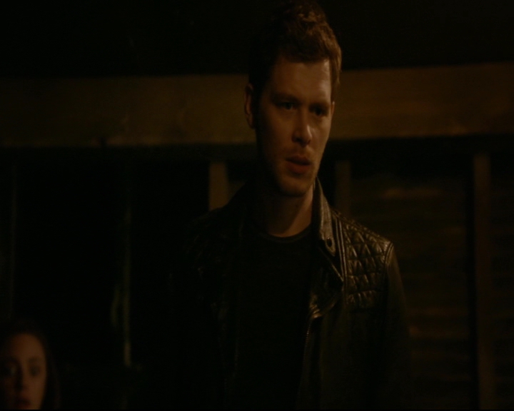 vampirediariesworld-dot-nl_TheOriginals5x10ThereInTheDisappearingLight01915.jpg