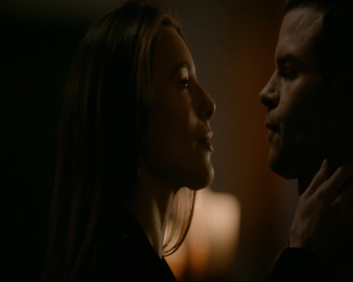 vampirediariesworld-dot-nl_TheOriginals5x10ThereInTheDisappearingLight01977.jpg