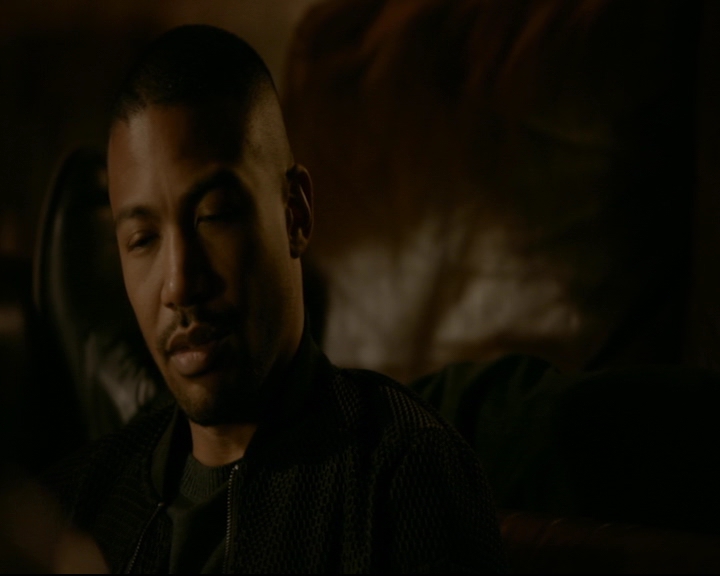 vampirediariesworld-dot-nl_TheOriginals5x10ThereInTheDisappearingLight02080.jpg