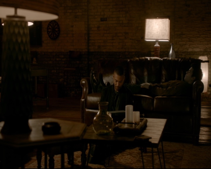 vampirediariesworld-dot-nl_TheOriginals5x10ThereInTheDisappearingLight02102.jpg