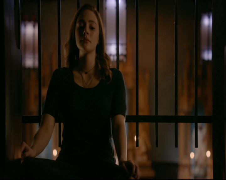 vampirediariesworld-dot-nl_TheOriginals5x10ThereInTheDisappearingLight02184.jpg