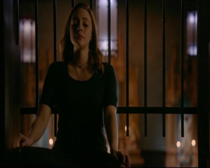 vampirediariesworld-dot-nl_TheOriginals5x10ThereInTheDisappearingLight02185.jpg