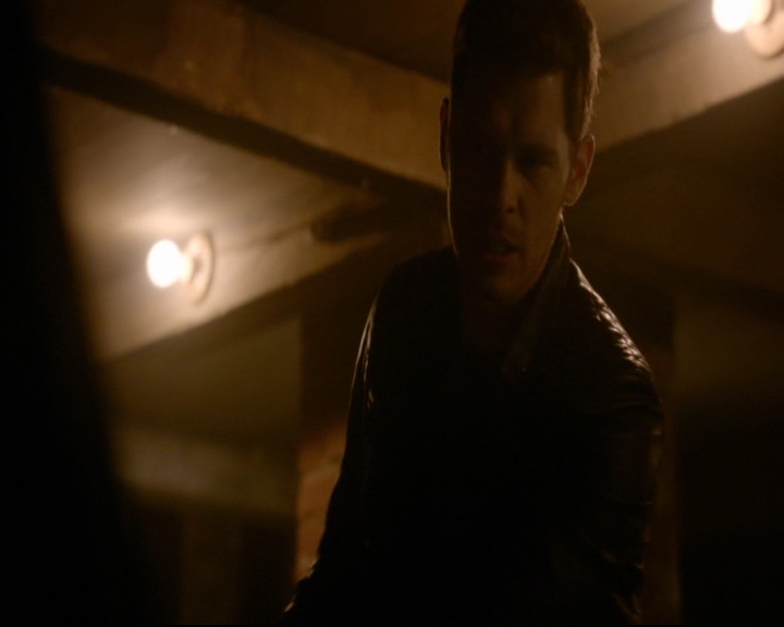 vampirediariesworld-dot-nl_TheOriginals5x10ThereInTheDisappearingLight02315.jpg