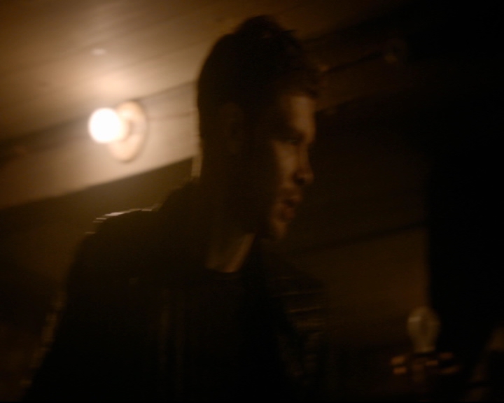 vampirediariesworld-dot-nl_TheOriginals5x10ThereInTheDisappearingLight02316.jpg