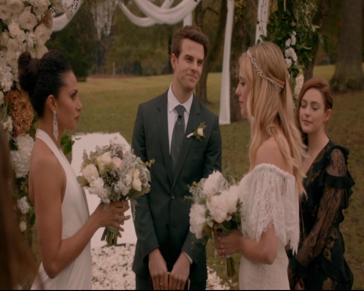 vampirediariesworld-dot-nl_TheOriginals5x11TilTheDayIDie01905.jpg