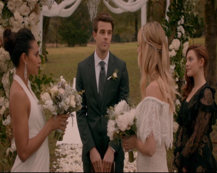 vampirediariesworld-dot-nl_TheOriginals5x11TilTheDayIDie01922.jpg