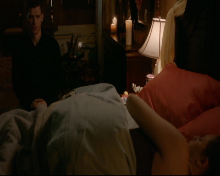 vampirediariesworld-dot-nl_TheOriginals5x12TheTaleOfTwoWolves00062.jpg