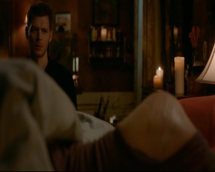 vampirediariesworld-dot-nl_TheOriginals5x12TheTaleOfTwoWolves00065.jpg