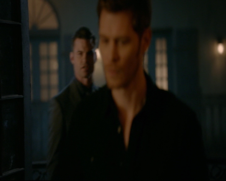 vampirediariesworld-dot-nl_TheOriginals5x12TheTaleOfTwoWolves00089.jpg