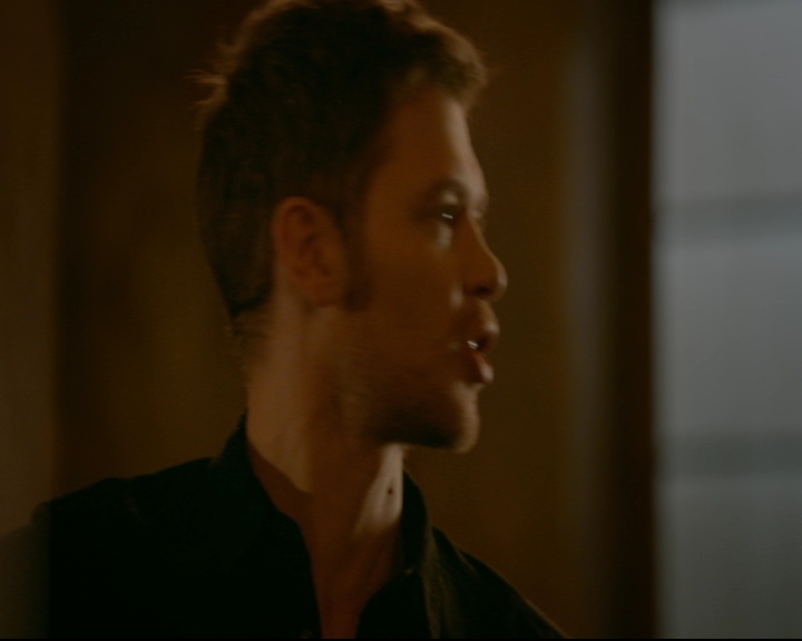 vampirediariesworld-dot-nl_TheOriginals5x12TheTaleOfTwoWolves00105.jpg