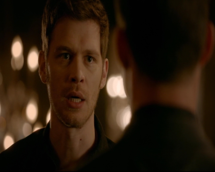 vampirediariesworld-dot-nl_TheOriginals5x12TheTaleOfTwoWolves00112.jpg