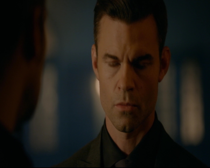 vampirediariesworld-dot-nl_TheOriginals5x12TheTaleOfTwoWolves00118.jpg