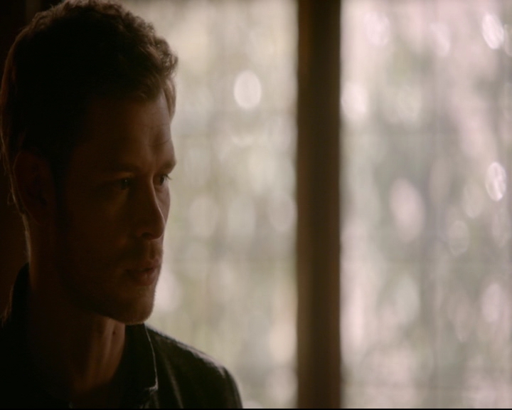 vampirediariesworld-dot-nl_TheOriginals5x12TheTaleOfTwoWolves00216.jpg