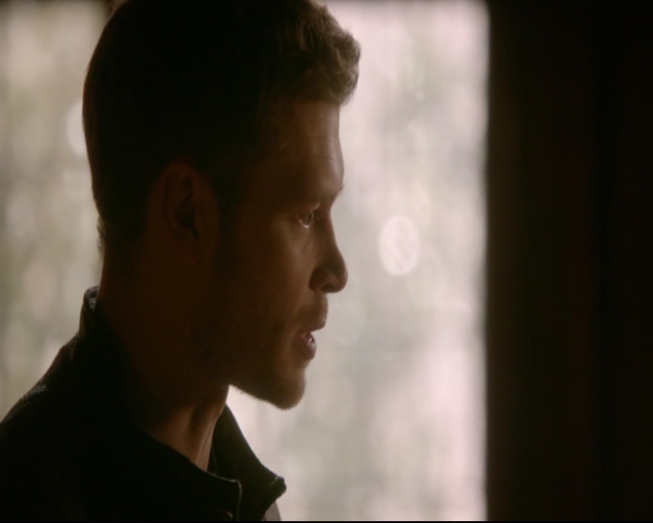 vampirediariesworld-dot-nl_TheOriginals5x12TheTaleOfTwoWolves00229.jpg