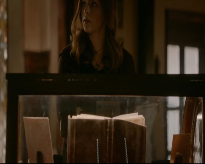 vampirediariesworld-dot-nl_TheOriginals5x12TheTaleOfTwoWolves00247.jpg