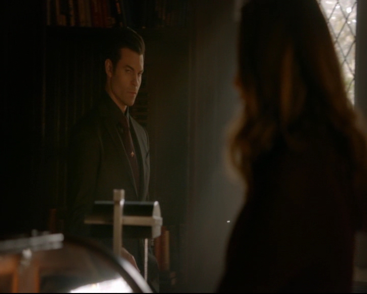 vampirediariesworld-dot-nl_TheOriginals5x12TheTaleOfTwoWolves00253.jpg